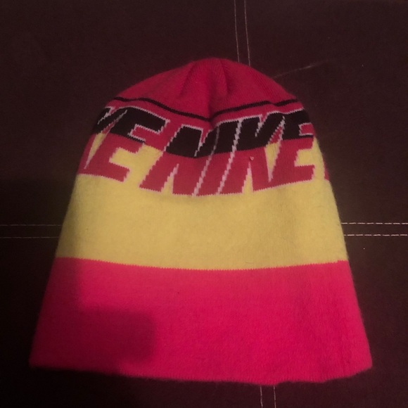Girls Nike hat - Picture 2 of 2